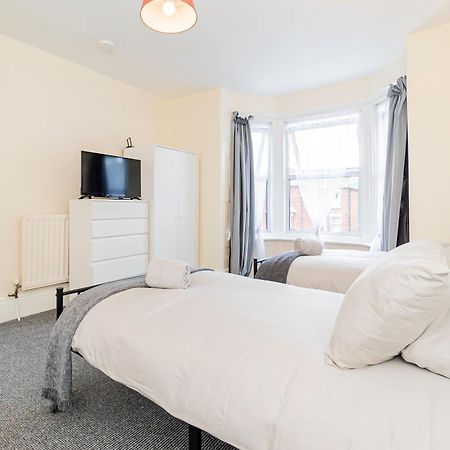 Shirley House 5, Guest House, Self Catering, Self Check In With Smart Locks, Use Of Fully Equipped Kitchen, Close To City Centre, Ideal For Longer Stays And Fawley Contractors 사우샘프턴 외부 사진