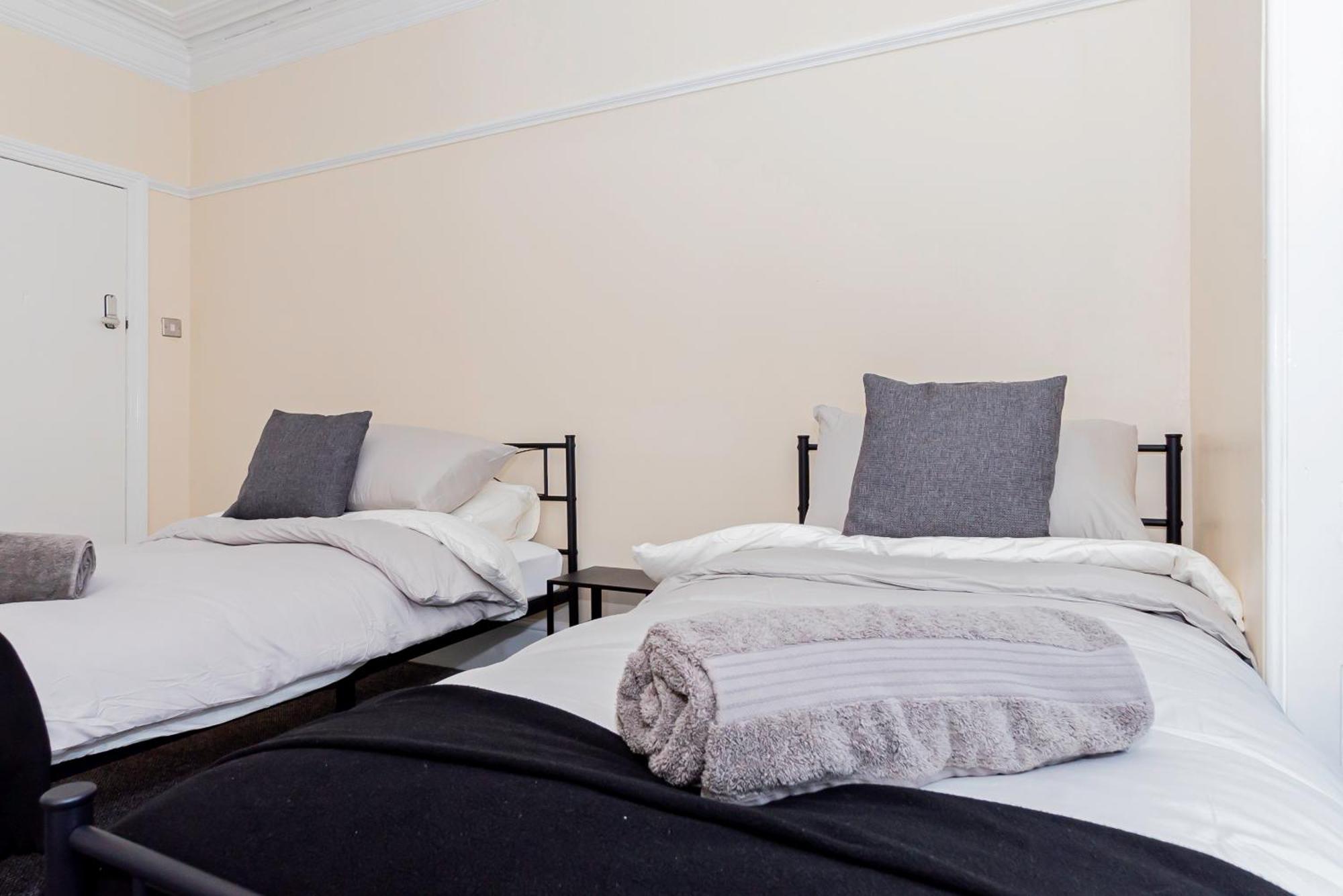 Shirley House 5, Guest House, Self Catering, Self Check In With Smart Locks, Use Of Fully Equipped Kitchen, Close To City Centre, Ideal For Longer Stays And Fawley Contractors 사우샘프턴 외부 사진