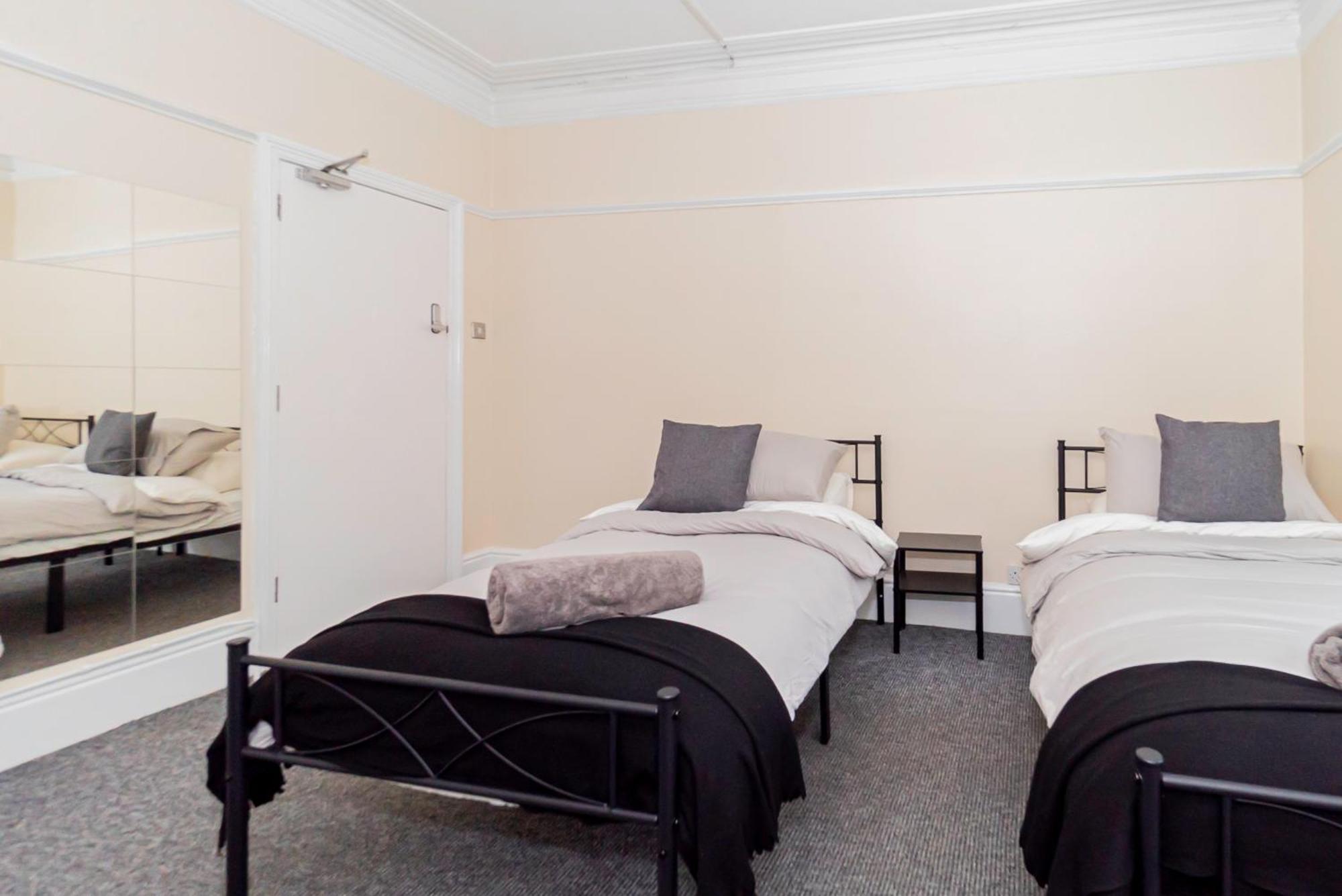 Shirley House 5, Guest House, Self Catering, Self Check In With Smart Locks, Use Of Fully Equipped Kitchen, Close To City Centre, Ideal For Longer Stays And Fawley Contractors 사우샘프턴 외부 사진