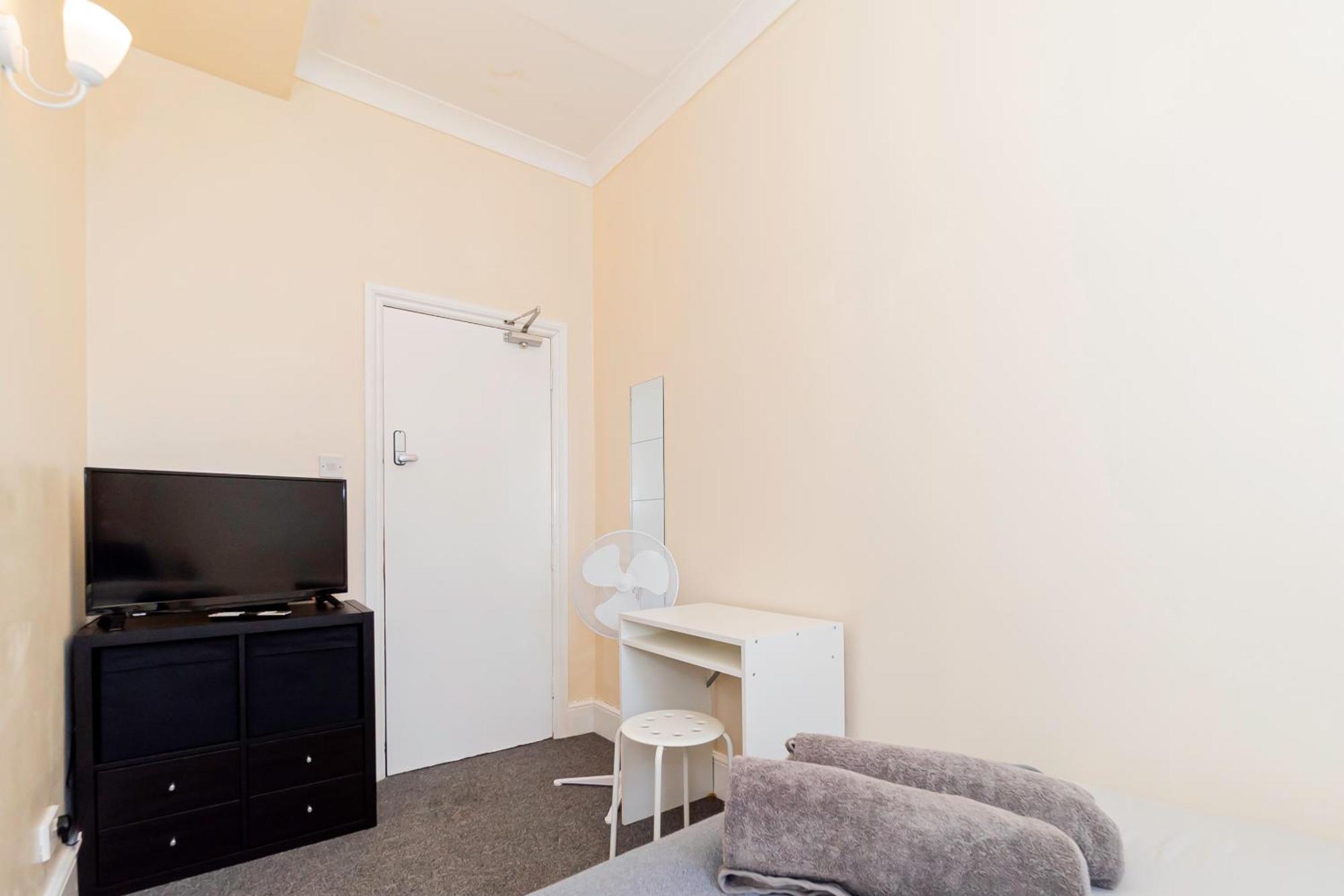 Shirley House 5, Guest House, Self Catering, Self Check In With Smart Locks, Use Of Fully Equipped Kitchen, Close To City Centre, Ideal For Longer Stays And Fawley Contractors 사우샘프턴 외부 사진