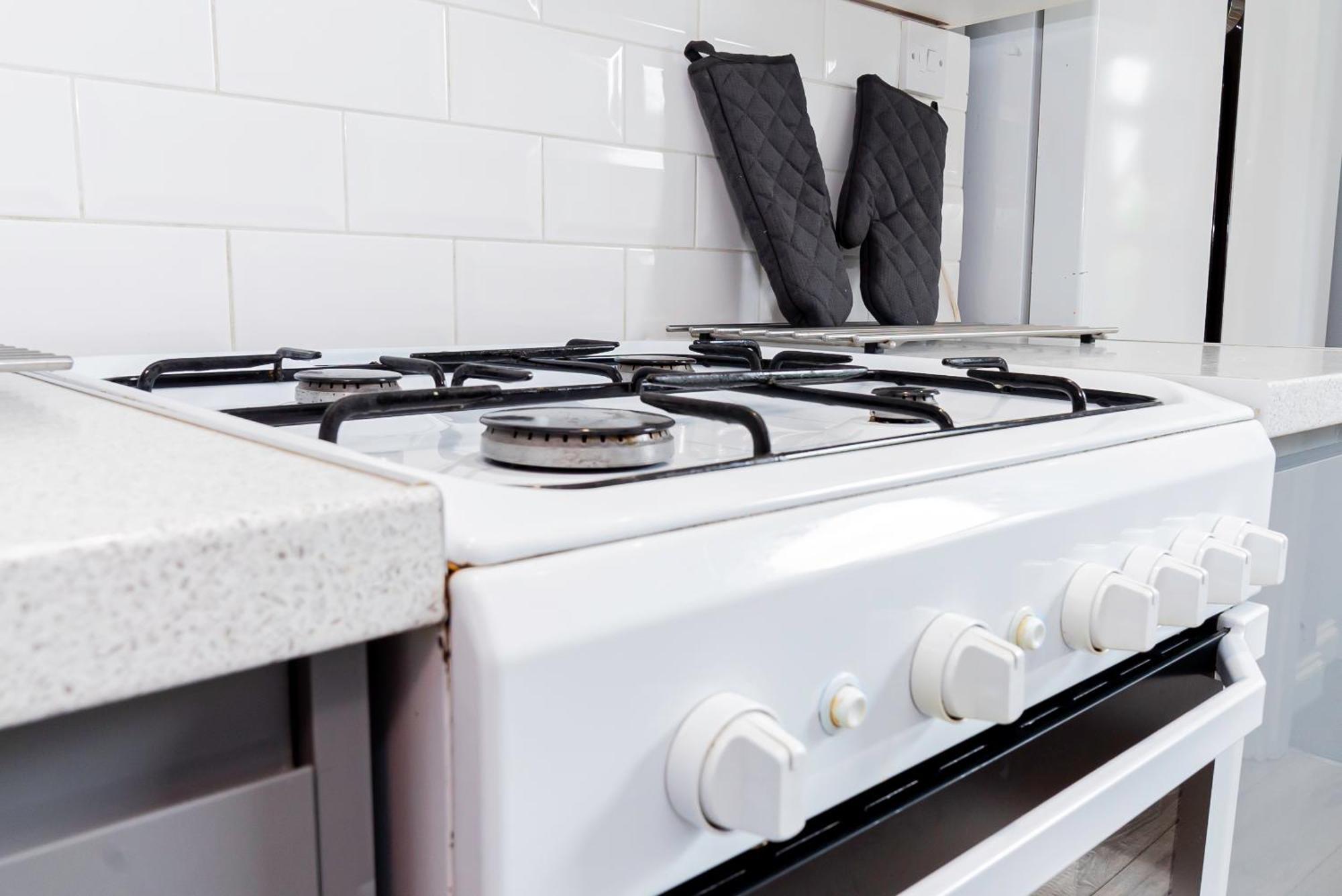 Shirley House 5, Guest House, Self Catering, Self Check In With Smart Locks, Use Of Fully Equipped Kitchen, Close To City Centre, Ideal For Longer Stays And Fawley Contractors 사우샘프턴 외부 사진