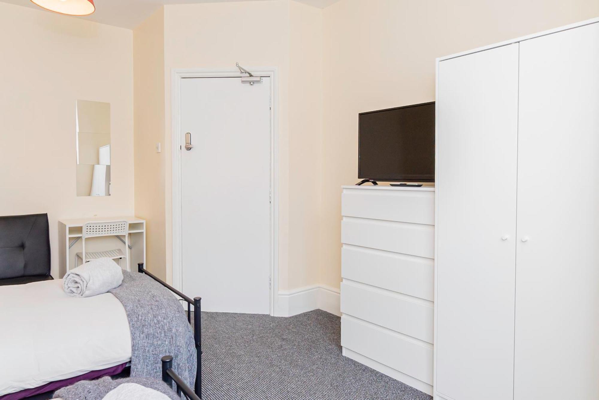 Shirley House 5, Guest House, Self Catering, Self Check In With Smart Locks, Use Of Fully Equipped Kitchen, Close To City Centre, Ideal For Longer Stays And Fawley Contractors 사우샘프턴 외부 사진